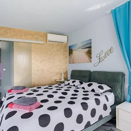 Nika Comfortable Holiday Villa