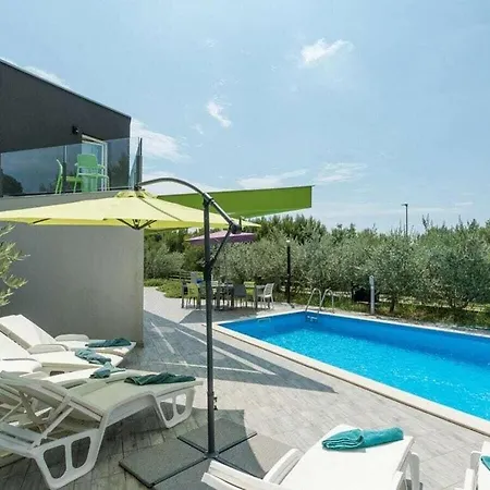 Nika Comfortable Holiday Villa